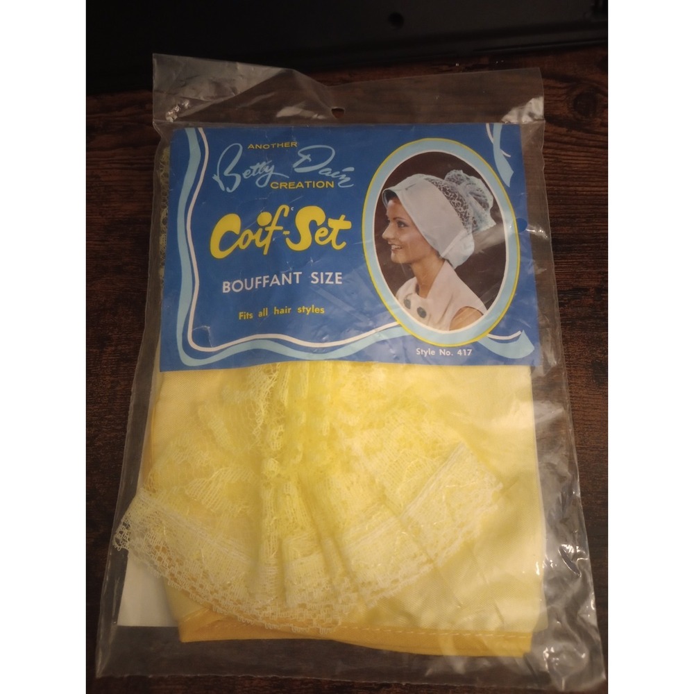 NOS Vintage Betty Dain Bouffant Size Coif Set Style #417 Adjustable Yellow